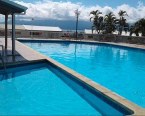 STUDIO, PISCINE ET VUE MER A LA MARINA